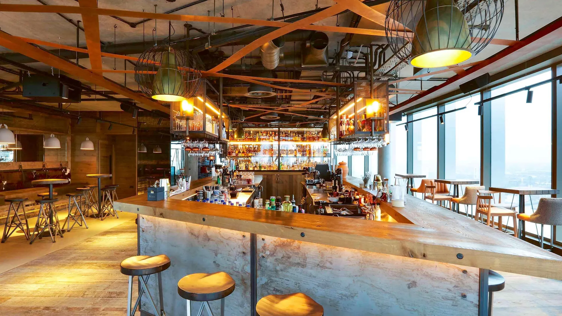 Novotel London Canary Wharf 4*,