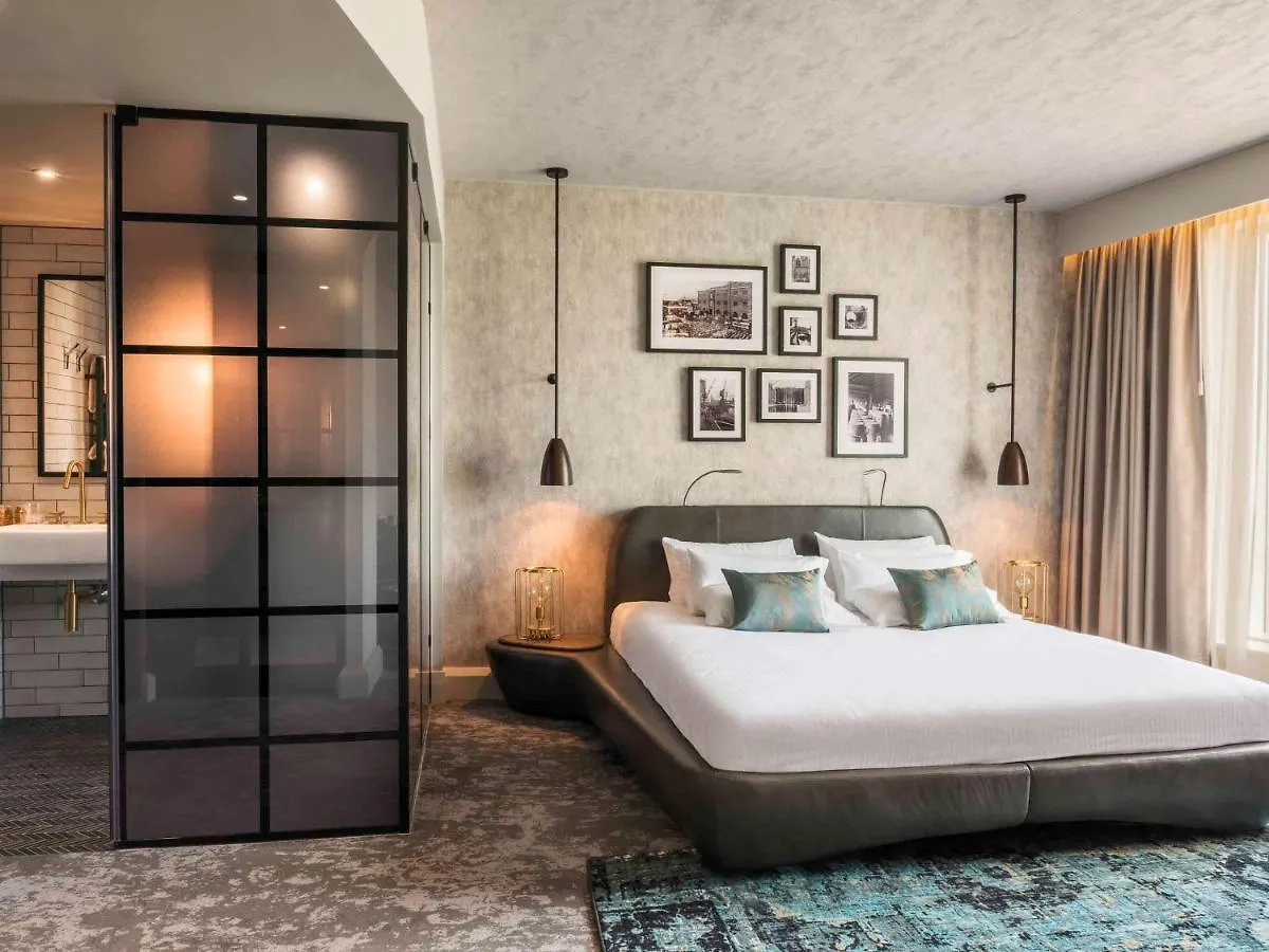 Novotel London Canary Wharf 4*,